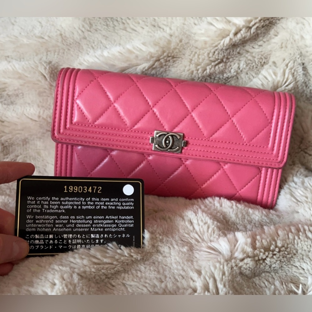 Chanel | Women’s Pink Lambskin Diamond Quilted Boy Flap Long Leather Wallet Lux - Picture 17 of 17